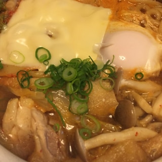 キムチとチーズでコクアップ☆味噌煮込みうどん